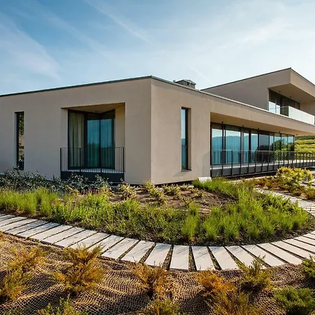 Apartmaji Guerila דירה *